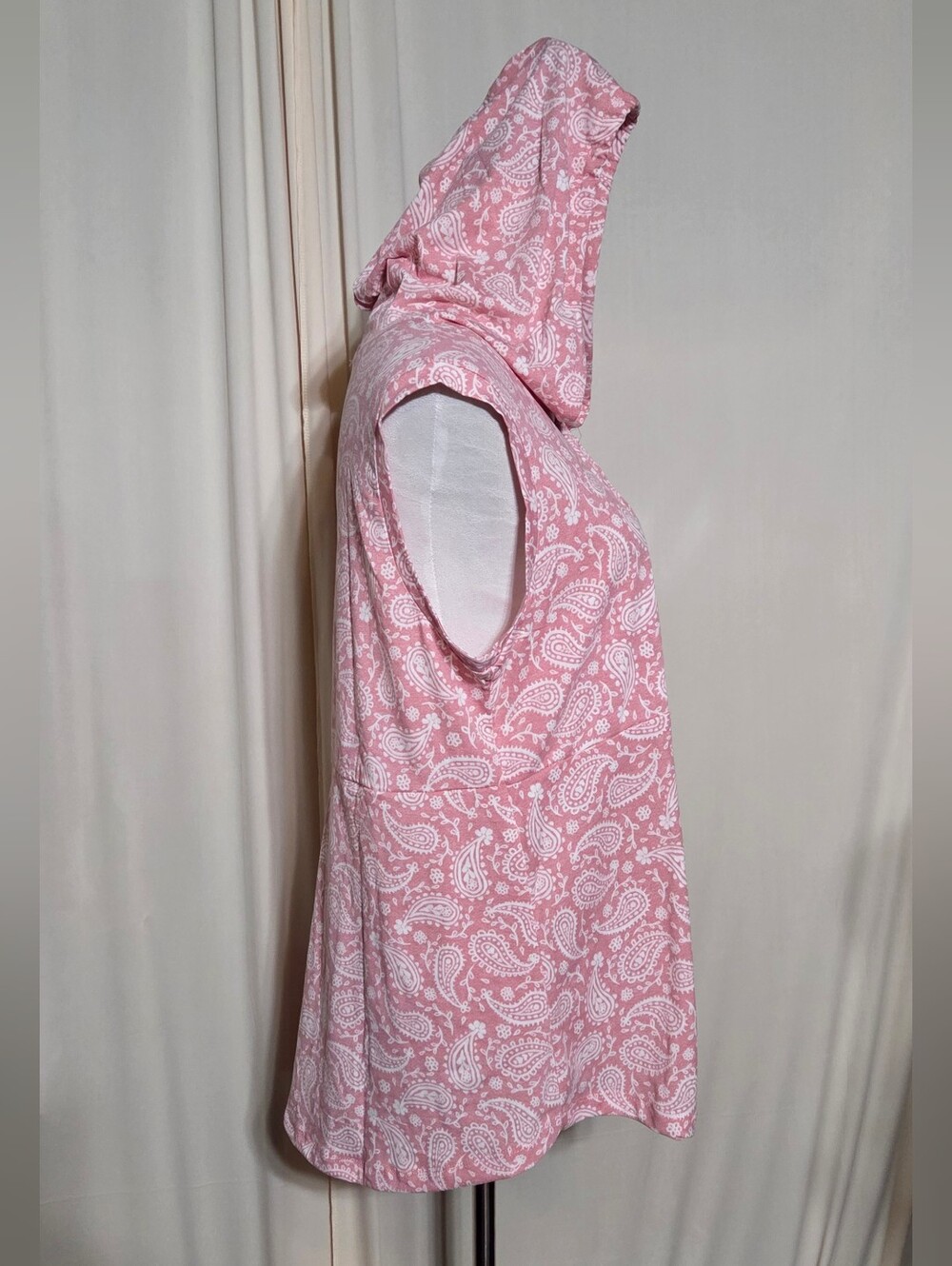 LuLaRoe Pink Paisley Print Sleeveless "Brittany" Hooded Tank Top Size Large NWT - Picture 8 of 13